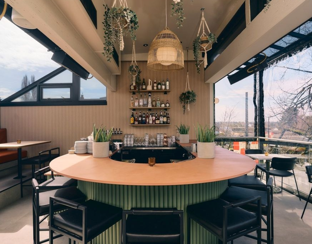 Dining in the Sun: Rooftop Bars and Restaurants in Vancouver